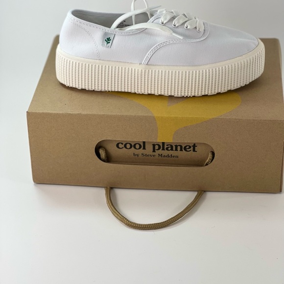 Steve Madden Shoes - Steve Madden Stream White Fabric